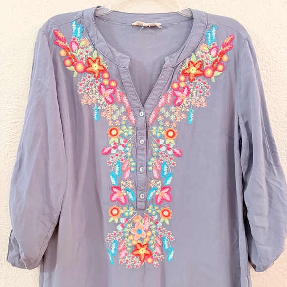 Solitaire gray embroidered tunic blouse - Picture 2 of 7